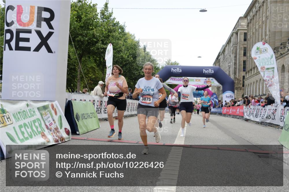 06.09.2026 - CURREX Alsterlauf Yannick Fuchs http://msf.ph/oto/10226426 06.09.2026 10:18:43 Ziel 2271, 2287, 2651, 2656, 3052, 3421, 3875, 3879, 4406, 4648, 4857, 5394, 5489, 6067, 8001 meine-sportfotos.de