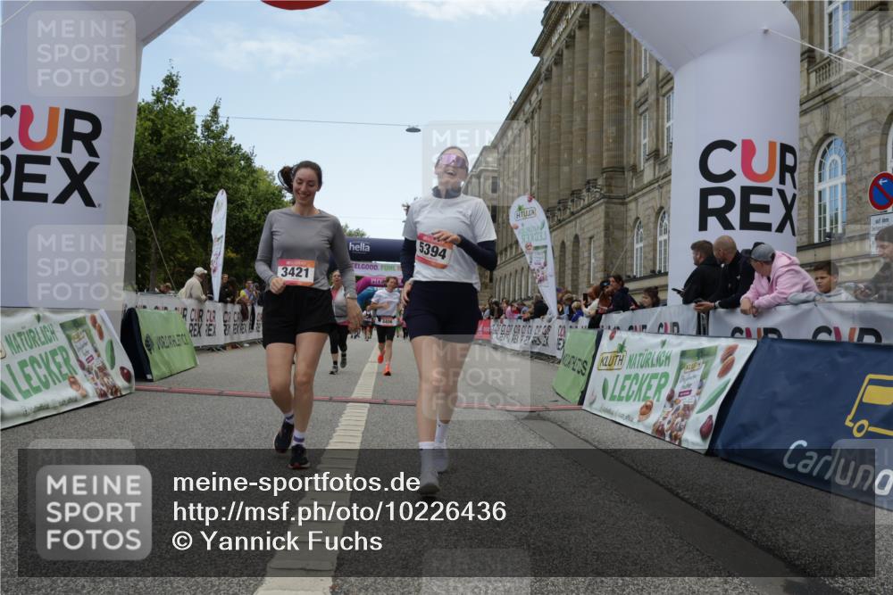 06.09.2026 - CURREX Alsterlauf Yannick Fuchs http://msf.ph/oto/10226436 06.09.2026 10:18:45 Ziel 2271, 2287, 2651, 3052, 3421, 3875, 3879, 4406, 4560, 4648, 4857, 5394, 5489, 6067 meine-sportfotos.de