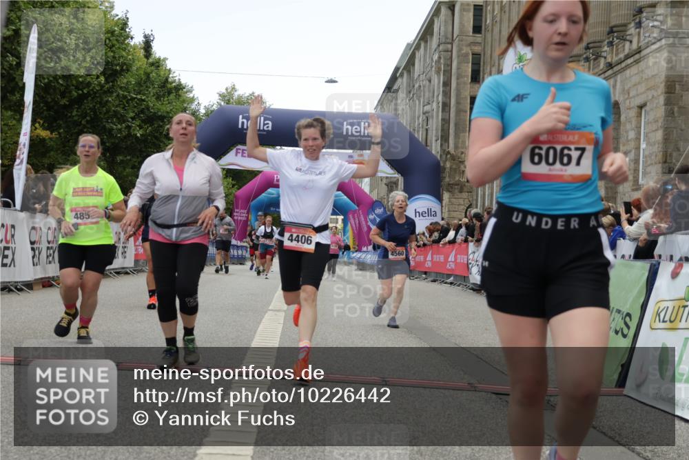 06.09.2026 - CURREX Alsterlauf Yannick Fuchs http://msf.ph/oto/10226442 06.09.2026 10:18:47 Ziel 2271, 2287, 2872, 3421, 3875, 3879, 4406, 4560, 4857, 5394, 5489, 6067 meine-sportfotos.de