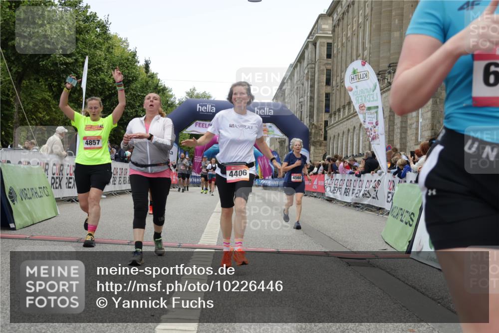 06.09.2026 - CURREX Alsterlauf Yannick Fuchs http://msf.ph/oto/10226446 06.09.2026 10:18:47 Ziel 2271, 2287, 2872, 3421, 3875, 3879, 4406, 4560, 4857, 5394, 5489, 6067 meine-sportfotos.de