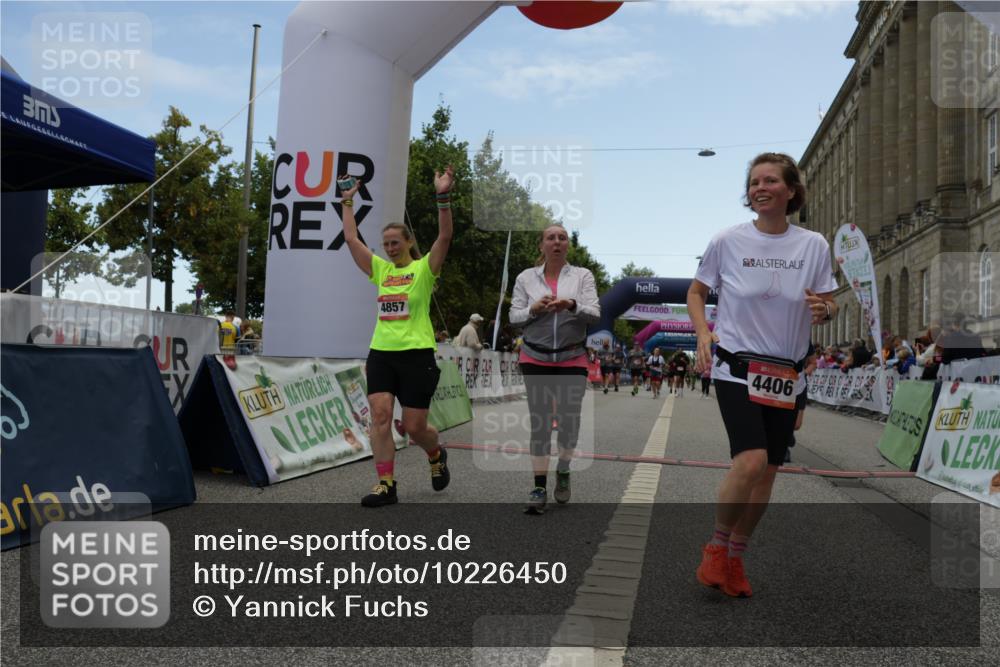 06.09.2026 - CURREX Alsterlauf Yannick Fuchs http://msf.ph/oto/10226450 06.09.2026 10:18:48 Ziel 2872, 3421, 3875, 3879, 4406, 4560, 4857, 5394, 5489, 6067 meine-sportfotos.de