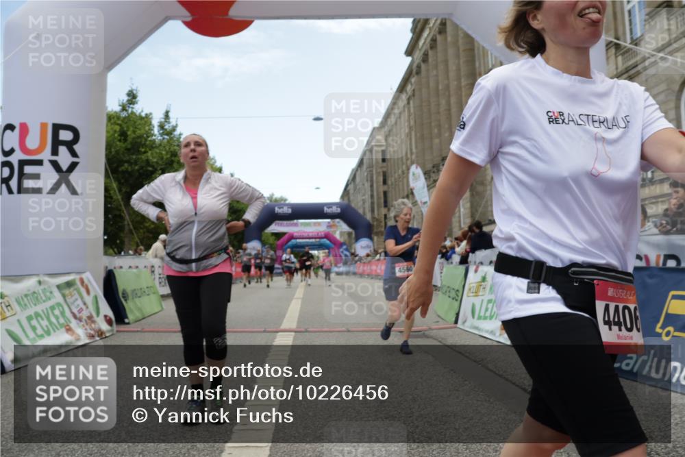 06.09.2026 - CURREX Alsterlauf Yannick Fuchs http://msf.ph/oto/10226456 06.09.2026 10:18:49 Ziel 2872, 3324, 3325, 3421, 3875, 3879, 4406, 4560, 4857, 5394, 5489, 6067 meine-sportfotos.de