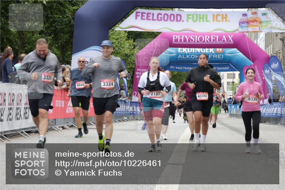 06.09.2026 - CURREX Alsterlauf Yannick Fuchs http://msf.ph/oto/10226461 06.09.2026 10:18:51 Ziel 2157, 2872, 3324, 3325, 3421, 4406, 4500, 4560, 4857, 5394, 5489, 6067, 6335 meine-sportfotos.de