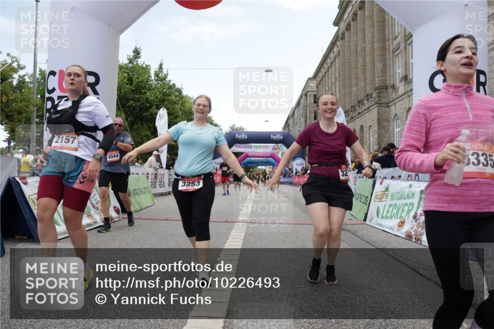 06.09.2026 - CURREX Alsterlauf Yannick Fuchs http://msf.ph/oto/10226493 06.09.2026 10:18:58 Ziel 2157, 2872, 3253, 3272, 3324, 3325, 4044, 4500, 5037, 6335 meine-sportfotos.de