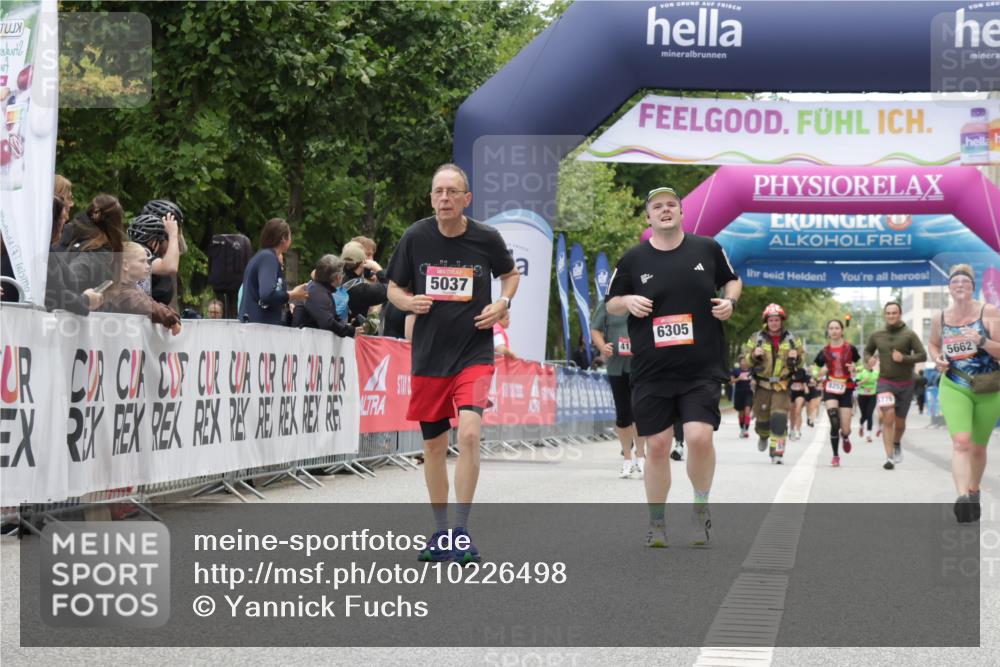 06.09.2026 - CURREX Alsterlauf Yannick Fuchs http://msf.ph/oto/10226498 06.09.2026 10:19:00 Ziel 2157, 3253, 3272, 3324, 3325, 4044, 4500, 5037, 5662, 6305, 6335 meine-sportfotos.de