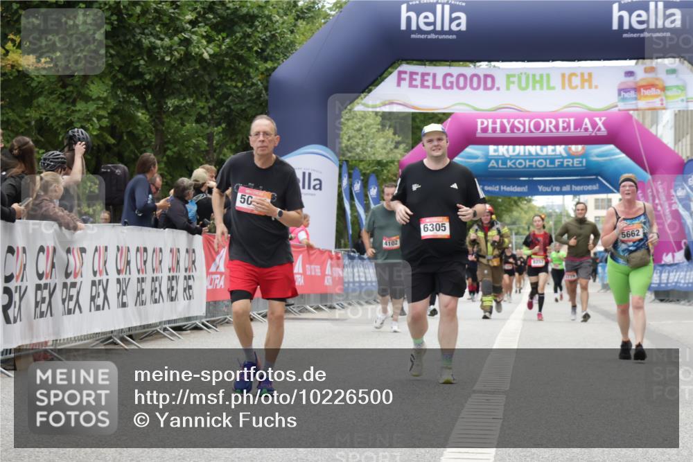 06.09.2026 - CURREX Alsterlauf Yannick Fuchs http://msf.ph/oto/10226500 06.09.2026 10:19:00 Ziel 2157, 3253, 3272, 3324, 3325, 4044, 4500, 5037, 5662, 6305, 6335 meine-sportfotos.de