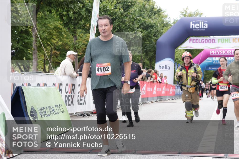 06.09.2026 - CURREX Alsterlauf Yannick Fuchs http://msf.ph/oto/10226515 06.09.2026 10:19:08 Ziel 2441, 4102, 5037, 5662, 5752, 5753, 5779, 6305, 8257 meine-sportfotos.de