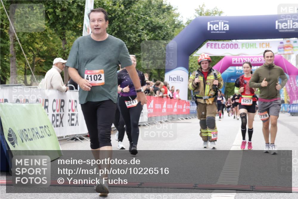06.09.2026 - CURREX Alsterlauf Yannick Fuchs http://msf.ph/oto/10226516 06.09.2026 10:19:08 Ziel 2441, 4102, 5037, 5662, 5752, 5753, 5779, 6305, 8257 meine-sportfotos.de