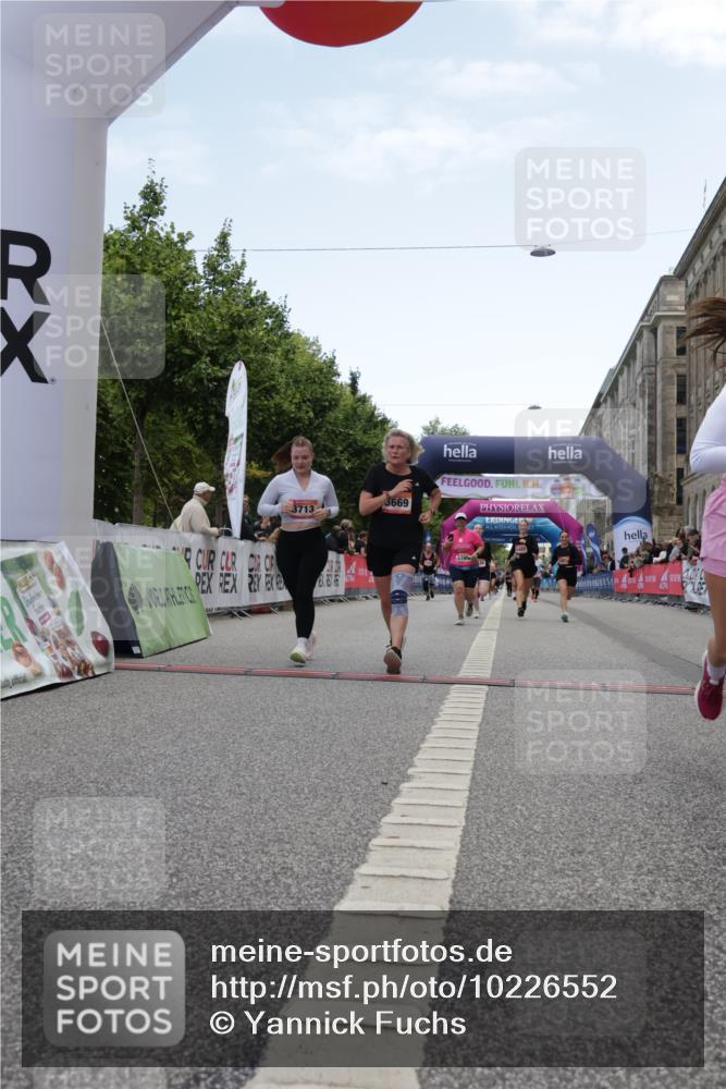 06.09.2026 - CURREX Alsterlauf Yannick Fuchs http://msf.ph/oto/10226552 06.09.2026 10:19:23 Ziel 2819, 2837, 3207, 3669, 3713, 4665, 5422, 5426, 5427, 5788, 5795 meine-sportfotos.de