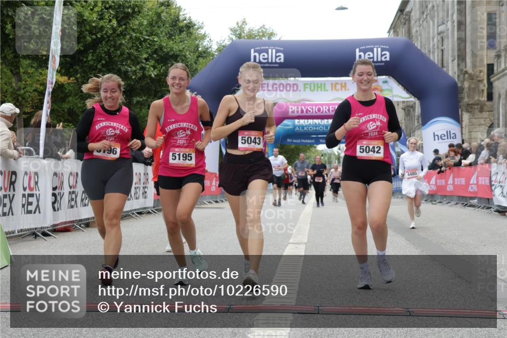 06.09.2026 - CURREX Alsterlauf Yannick Fuchs http://msf.ph/oto/10226590 06.09.2026 10:19:35 Ziel 2292, 2293, 3145, 4480, 5042, 5043, 5195, 5196, 5376, 5648 meine-sportfotos.de