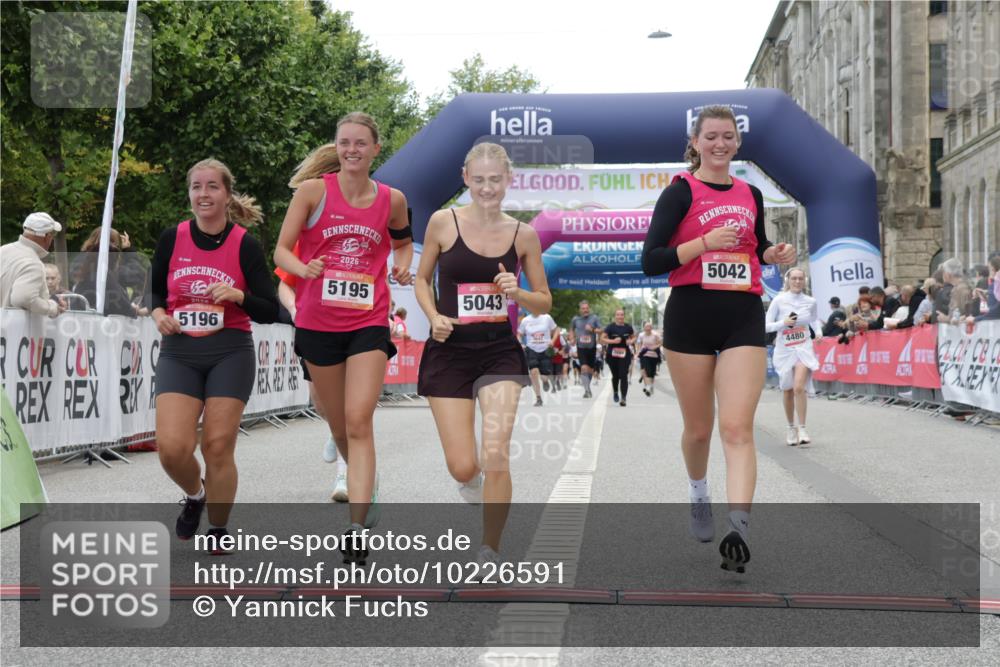 06.09.2026 - CURREX Alsterlauf Yannick Fuchs http://msf.ph/oto/10226591 06.09.2026 10:19:35 Ziel 2292, 2293, 3145, 4480, 5042, 5043, 5195, 5196, 5376, 5648 meine-sportfotos.de