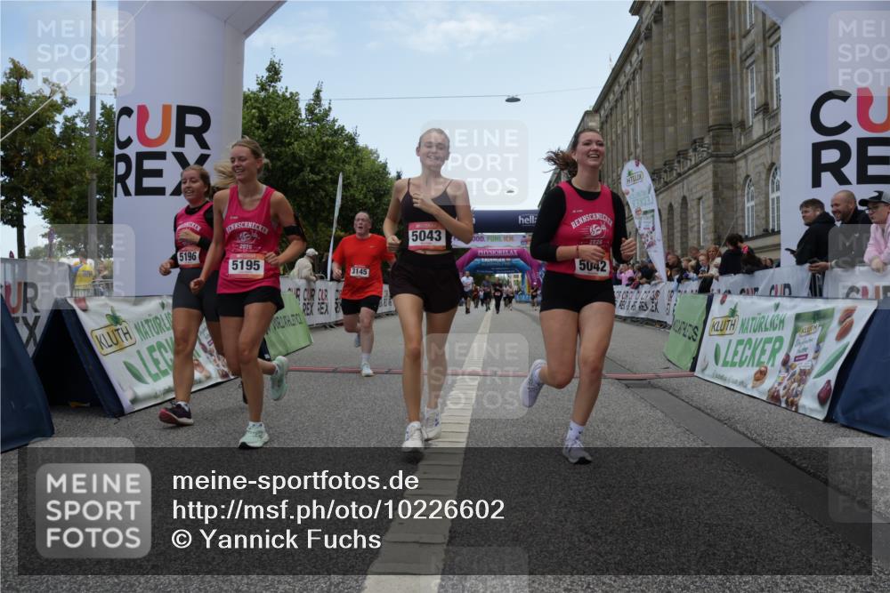 06.09.2026 - CURREX Alsterlauf Yannick Fuchs http://msf.ph/oto/10226602 06.09.2026 10:19:37 Ziel 2292, 2293, 3145, 4480, 5042, 5043, 5195, 5196, 5376, 5648 meine-sportfotos.de