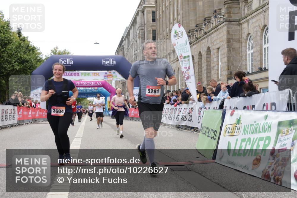 06.09.2026 - CURREX Alsterlauf Yannick Fuchs http://msf.ph/oto/10226627 06.09.2026 10:19:47 Ziel 3359, 3621, 3642, 3684, 4480, 5281 meine-sportfotos.de