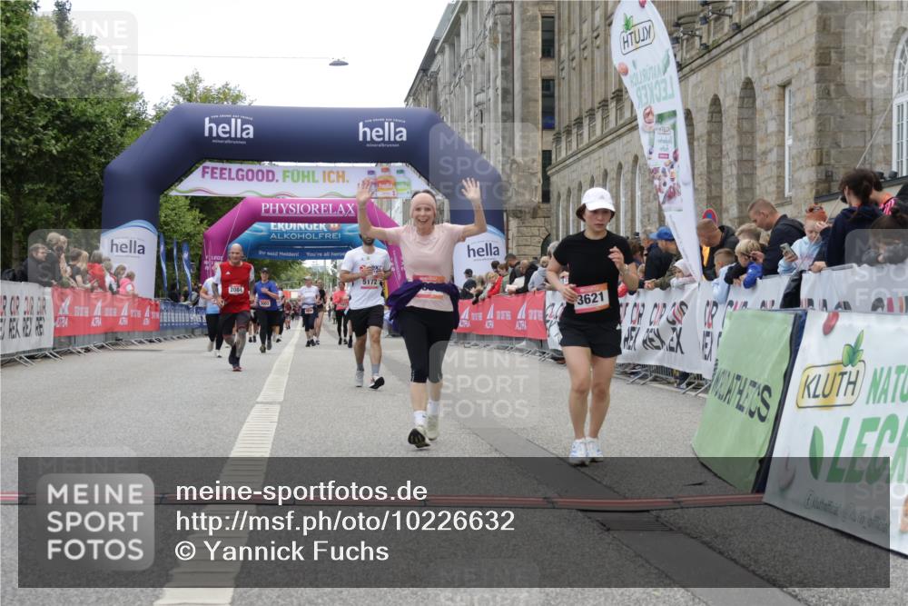 06.09.2026 - CURREX Alsterlauf Yannick Fuchs http://msf.ph/oto/10226632 06.09.2026 10:19:49 Ziel 3359, 3621, 3642, 3684, 5172, 5281 meine-sportfotos.de