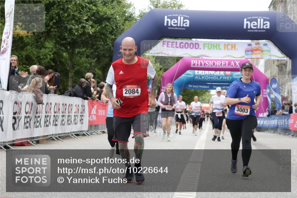 06.09.2026 - CURREX Alsterlauf Yannick Fuchs http://msf.ph/oto/10226644 06.09.2026 10:19:54 Ziel 2084, 3003, 3359, 3417, 3621, 3684, 5172, 5281 meine-sportfotos.de