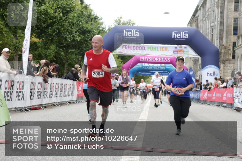 06.09.2026 - CURREX Alsterlauf Yannick Fuchs http://msf.ph/oto/10226647 06.09.2026 10:19:55 Ziel 2084, 3003, 3359, 3417, 3621, 3684, 5172 meine-sportfotos.de