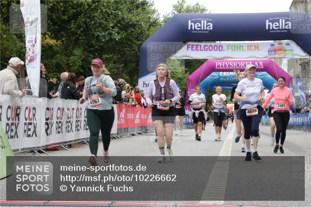 06.09.2026 - CURREX Alsterlauf Yannick Fuchs http://msf.ph/oto/10226662 06.09.2026 10:19:59 Ziel 2031, 2084, 2482, 2483, 3003, 3417, 4270, 4610, 4767, 5172 meine-sportfotos.de