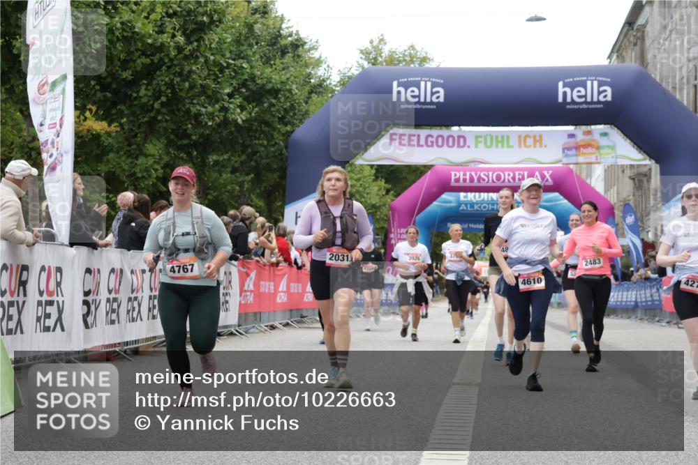 06.09.2026 - CURREX Alsterlauf Yannick Fuchs http://msf.ph/oto/10226663 06.09.2026 10:19:59 Ziel 2031, 2084, 2482, 2483, 3003, 3417, 4270, 4610, 4767, 5172 meine-sportfotos.de