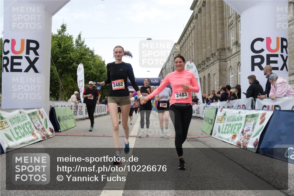 06.09.2026 - CURREX Alsterlauf Yannick Fuchs http://msf.ph/oto/10226676 06.09.2026 10:20:05 Ziel 2031, 2043, 2482, 2483, 3769, 3926, 4270, 4610, 4767, 5580, 5581 meine-sportfotos.de