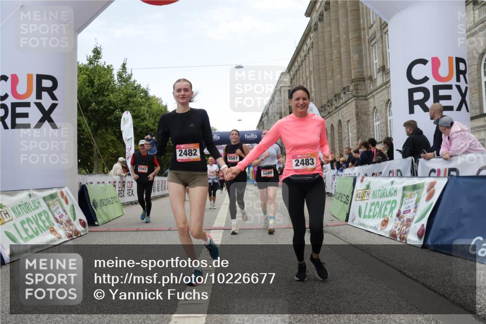 06.09.2026 - CURREX Alsterlauf Yannick Fuchs http://msf.ph/oto/10226677 06.09.2026 10:20:05 Ziel 2031, 2043, 2482, 2483, 3769, 3926, 4270, 4610, 4767, 5580, 5581 meine-sportfotos.de