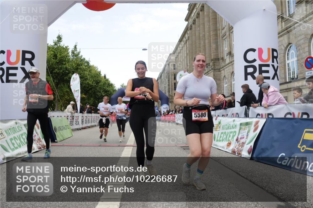 06.09.2026 - CURREX Alsterlauf Yannick Fuchs http://msf.ph/oto/10226687 06.09.2026 10:20:07 Ziel 2031, 2043, 2482, 2483, 3769, 3926, 4270, 4610, 4724, 4767, 5580, 5581 meine-sportfotos.de