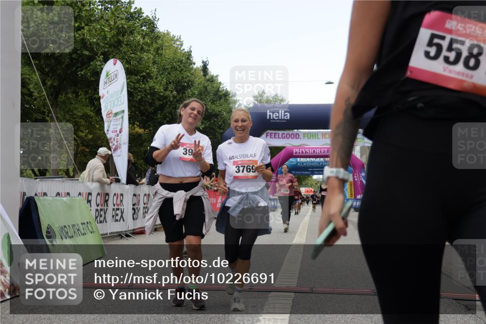 06.09.2026 - CURREX Alsterlauf Yannick Fuchs http://msf.ph/oto/10226691 06.09.2026 10:20:08 Ziel 2031, 2043, 2482, 2483, 3769, 3926, 4270, 4610, 4724, 4767, 5580, 5581 meine-sportfotos.de