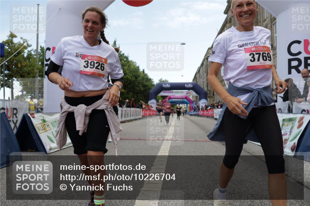 06.09.2026 - CURREX Alsterlauf Yannick Fuchs http://msf.ph/oto/10226704 06.09.2026 10:20:11 Ziel 2043, 2482, 2483, 3204, 3308, 3769, 3926, 4724, 5028, 5580, 5581 meine-sportfotos.de