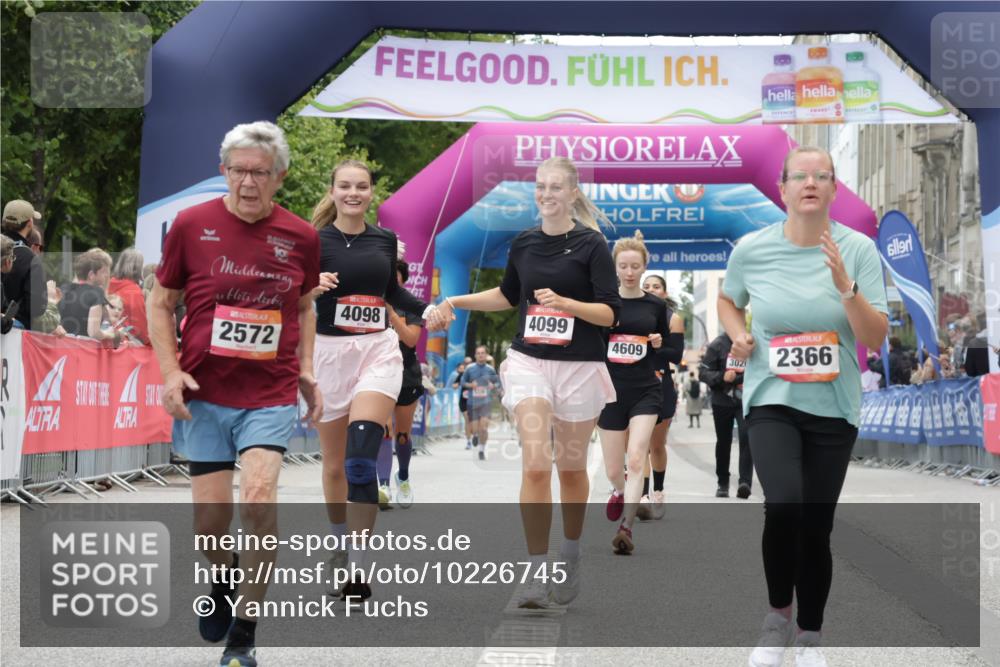 06.09.2026 - CURREX Alsterlauf Yannick Fuchs http://msf.ph/oto/10226745 06.09.2026 10:20:23 Ziel 2366, 2572, 2995, 4098, 4099, 4609, 5028, 5350 meine-sportfotos.de