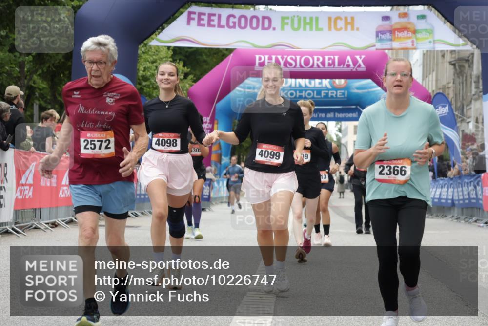 06.09.2026 - CURREX Alsterlauf Yannick Fuchs http://msf.ph/oto/10226747 06.09.2026 10:20:23 Ziel 2366, 2572, 2995, 4098, 4099, 4609, 5028, 5350 meine-sportfotos.de