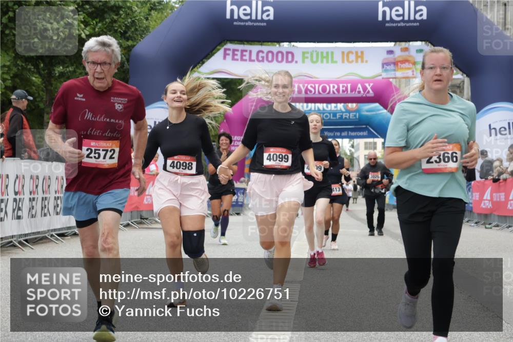 06.09.2026 - CURREX Alsterlauf Yannick Fuchs http://msf.ph/oto/10226751 06.09.2026 10:20:24 Ziel 2366, 2572, 2995, 4098, 4099, 4609, 5350 meine-sportfotos.de