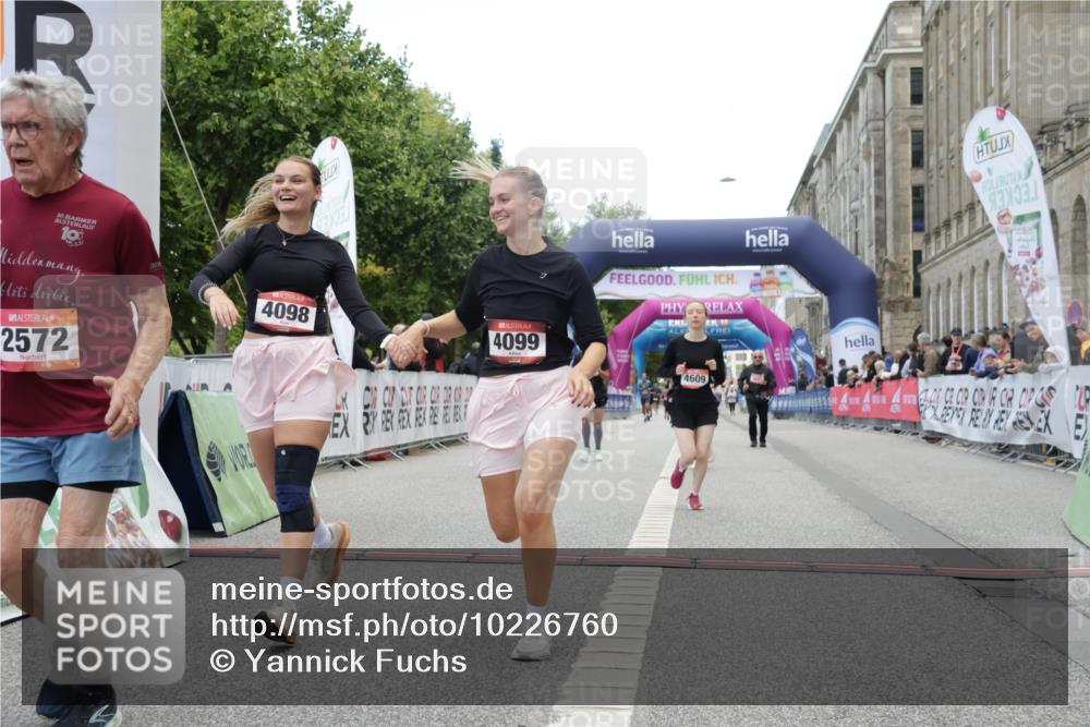 06.09.2026 - CURREX Alsterlauf Yannick Fuchs http://msf.ph/oto/10226760 06.09.2026 10:20:27 Ziel 2366, 2572, 4098, 4099, 4609, 5305, 6413 meine-sportfotos.de
