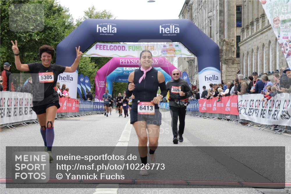 06.09.2026 - CURREX Alsterlauf Yannick Fuchs http://msf.ph/oto/10226773 06.09.2026 10:20:30 Ziel 2366, 2572, 3026, 4098, 4099, 4609, 5305, 6413 meine-sportfotos.de