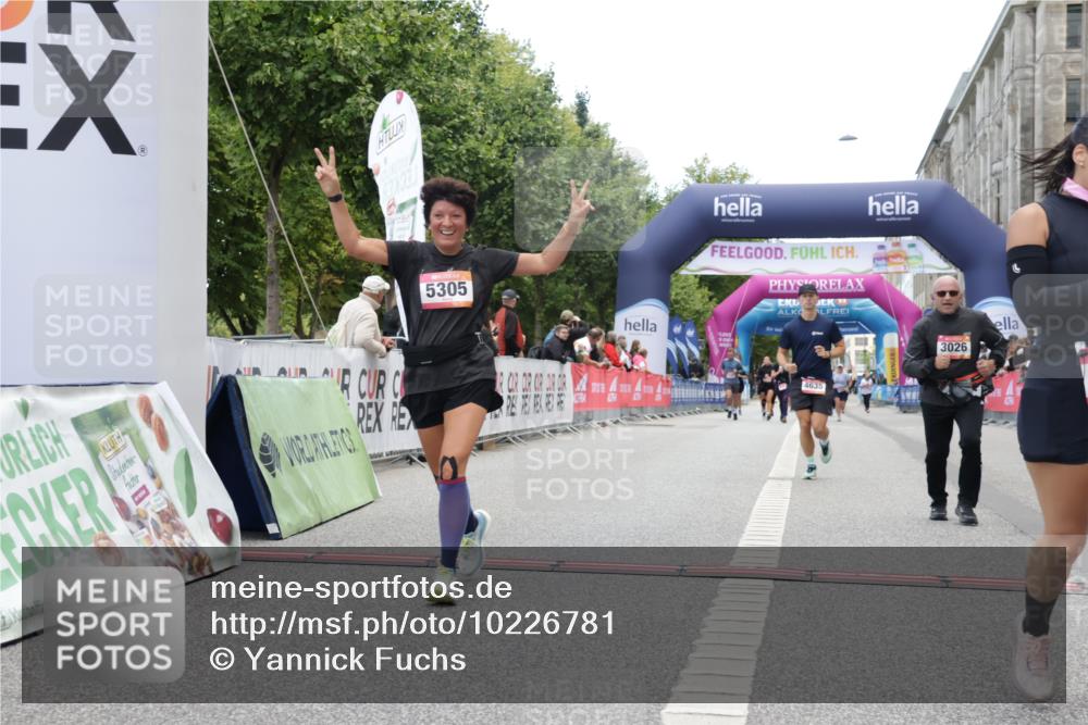 06.09.2026 - CURREX Alsterlauf Yannick Fuchs http://msf.ph/oto/10226781 06.09.2026 10:20:32 Ziel 2366, 2572, 3026, 4098, 4099, 4609, 4635, 5305, 6413 meine-sportfotos.de