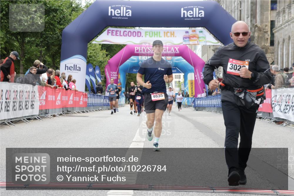 06.09.2026 - CURREX Alsterlauf Yannick Fuchs http://msf.ph/oto/10226784 06.09.2026 10:20:33 Ziel 3026, 4098, 4099, 4609, 4635, 5305, 6413 meine-sportfotos.de