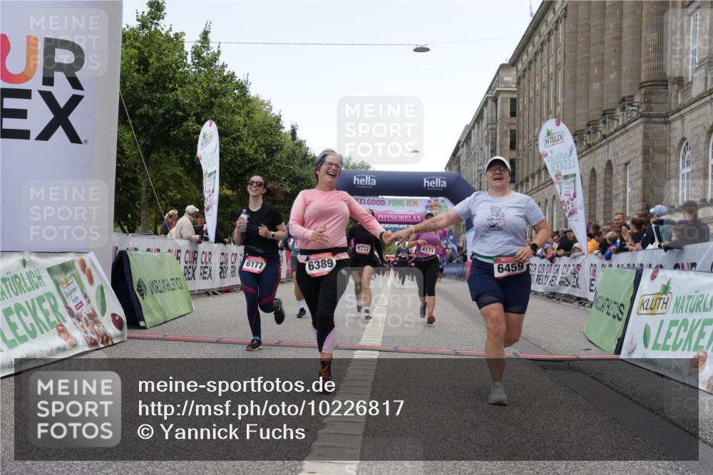 06.09.2026 - CURREX Alsterlauf Yannick Fuchs http://msf.ph/oto/10226817 06.09.2026 10:20:44 Ziel 4171, 5336, 5337, 6177, 6389, 6459 meine-sportfotos.de