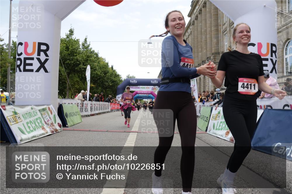 06.09.2026 - CURREX Alsterlauf Yannick Fuchs http://msf.ph/oto/10226851 06.09.2026 10:20:52 Ziel 2146, 2182, 4171, 4410, 4411, 4666, 5180, 5336, 5337, 6177 meine-sportfotos.de