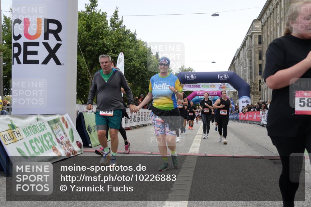 06.09.2026 - CURREX Alsterlauf Yannick Fuchs http://msf.ph/oto/10226883 06.09.2026 10:21:02 Ziel 2146, 2754, 2755, 2757, 2885, 3495, 4436, 5136, 5180, 5806, 6403, 6404 meine-sportfotos.de