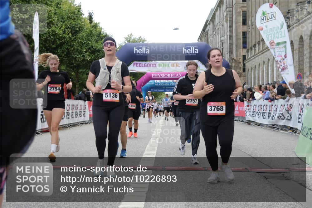 06.09.2026 - CURREX Alsterlauf Yannick Fuchs http://msf.ph/oto/10226893 06.09.2026 10:21:04 Ziel 2754, 2755, 2757, 2885, 3495, 4436, 4562, 5136, 5180, 5806, 6403, 6404 meine-sportfotos.de
