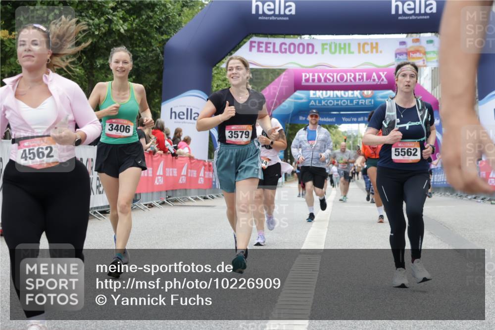 06.09.2026 - CURREX Alsterlauf Yannick Fuchs http://msf.ph/oto/10226909 06.09.2026 10:21:08 Ziel 2754, 2755, 2757, 3406, 3495, 3579, 4436, 4562, 4934, 5136, 5562, 6403, 6404 meine-sportfotos.de