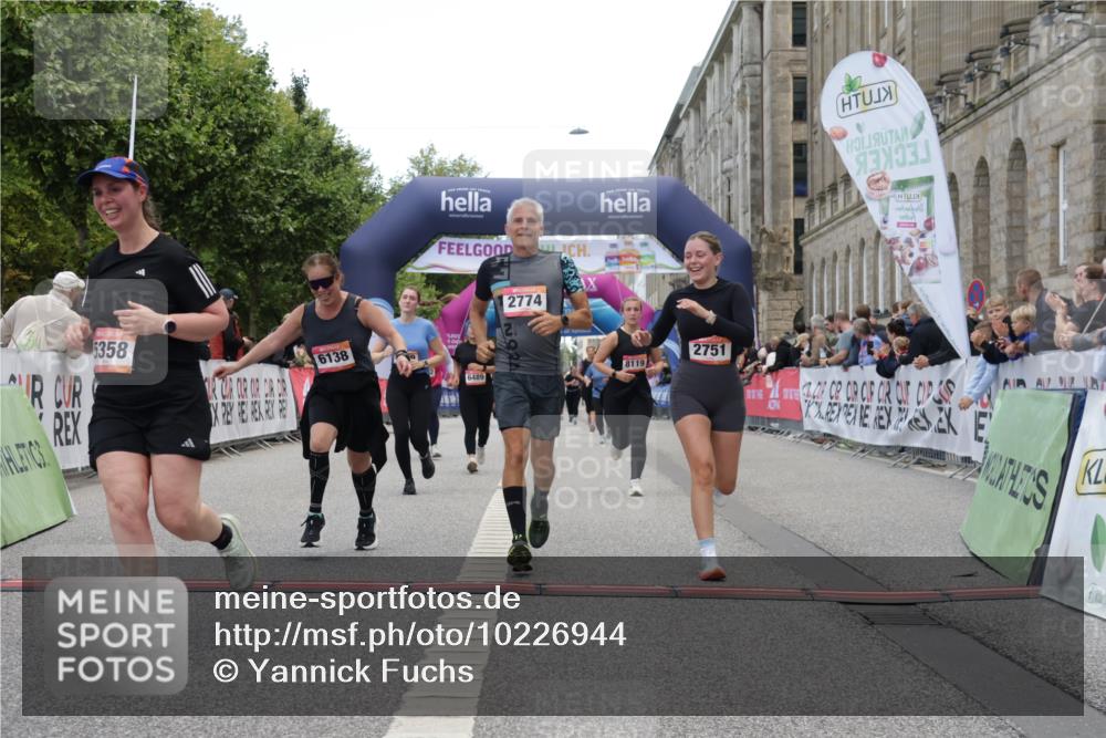 06.09.2026 - CURREX Alsterlauf Yannick Fuchs http://msf.ph/oto/10226944 06.09.2026 10:22:43 Ziel 2751, 2774, 4903, 5289, 5358, 5563, 6489, 8119 meine-sportfotos.de