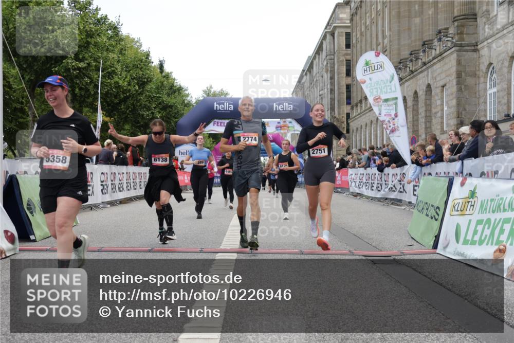 06.09.2026 - CURREX Alsterlauf Yannick Fuchs http://msf.ph/oto/10226946 06.09.2026 10:22:44 Ziel 2751, 2774, 3372, 4903, 5289, 5358, 5563, 6489, 8074, 8119 meine-sportfotos.de