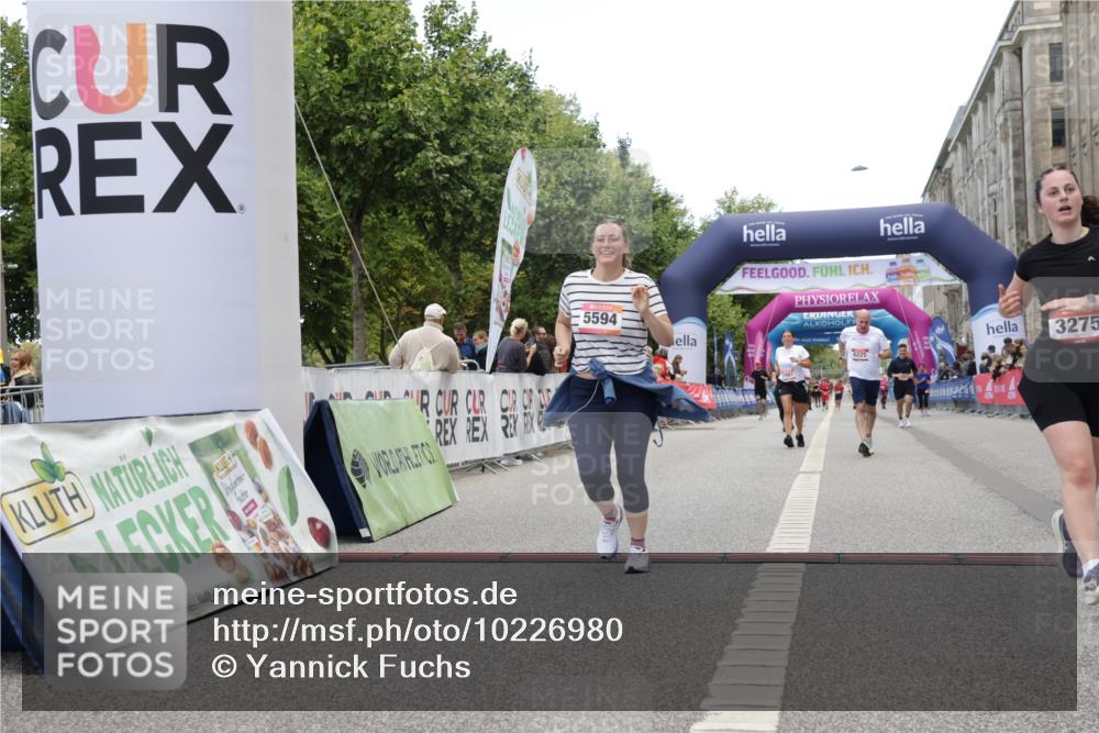06.09.2026 - CURREX Alsterlauf Yannick Fuchs http://msf.ph/oto/10226980 06.09.2026 10:23:00 Ziel 2206, 2490, 3275, 4813, 5128, 6225 meine-sportfotos.de
