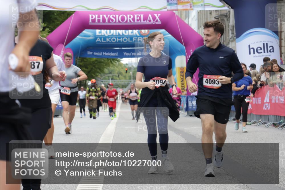 06.09.2026 - CURREX Alsterlauf Yannick Fuchs http://msf.ph/oto/10227000 06.09.2026 10:23:08 Ziel 2987, 4093, 4094, 6225, 6387 meine-sportfotos.de