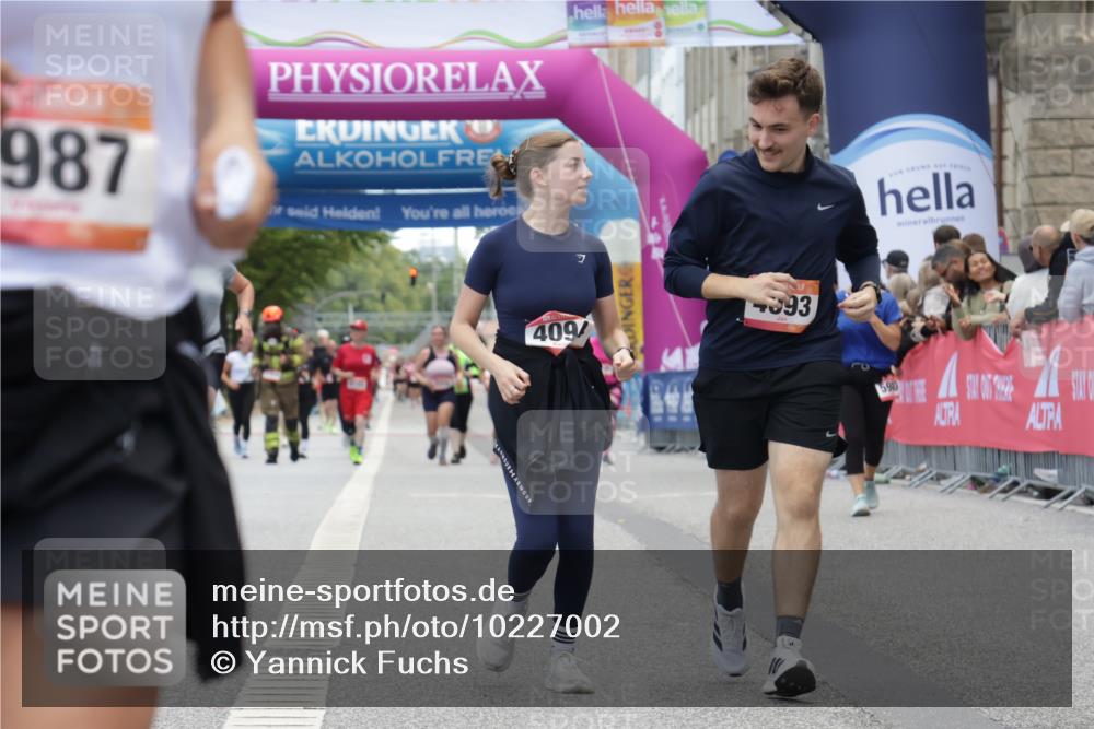 06.09.2026 - CURREX Alsterlauf Yannick Fuchs http://msf.ph/oto/10227002 06.09.2026 10:23:08 Ziel 2987, 4093, 4094, 6225, 6387 meine-sportfotos.de