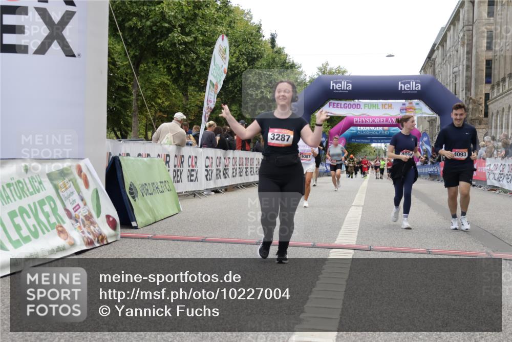 06.09.2026 - CURREX Alsterlauf Yannick Fuchs http://msf.ph/oto/10227004 06.09.2026 10:23:09 Ziel 2987, 4093, 4094, 6225, 6387 meine-sportfotos.de