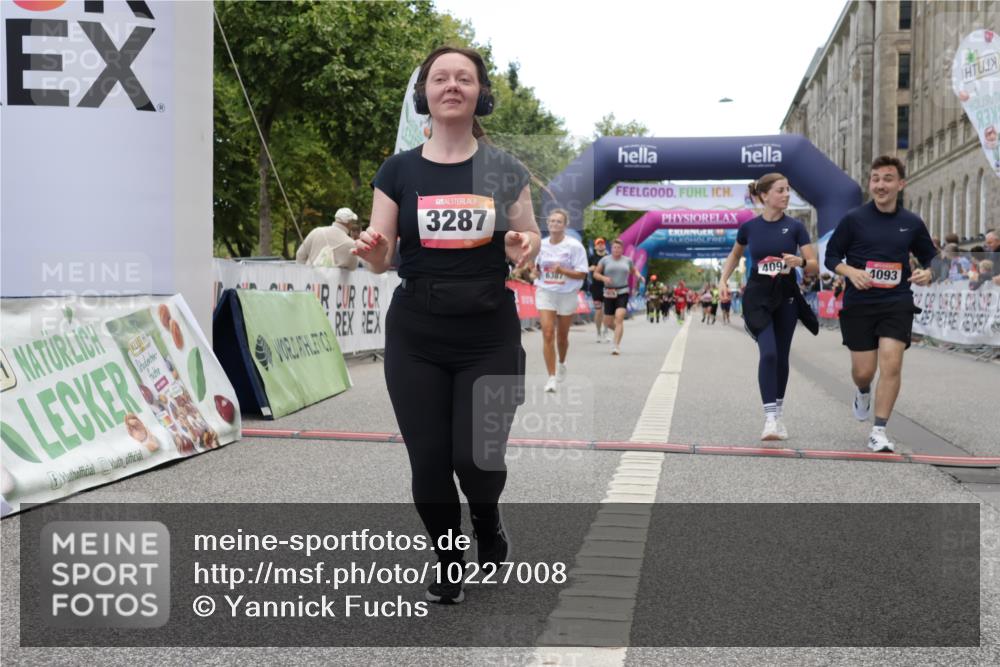 06.09.2026 - CURREX Alsterlauf Yannick Fuchs http://msf.ph/oto/10227008 06.09.2026 10:23:10 Ziel 2987, 4093, 4094, 4918, 6225, 6387 meine-sportfotos.de