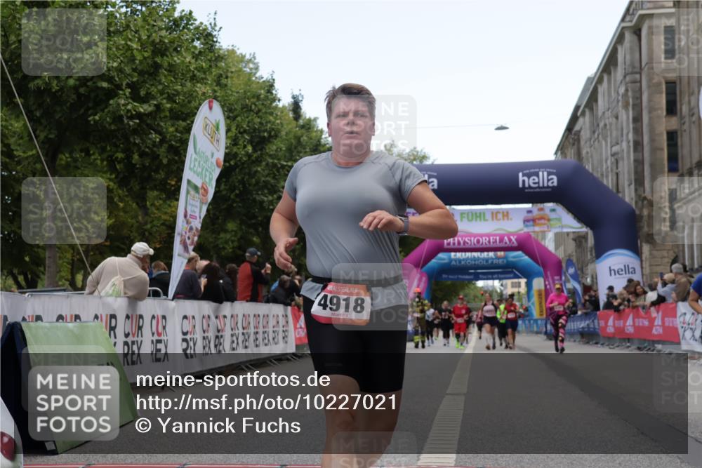 06.09.2026 - CURREX Alsterlauf Yannick Fuchs http://msf.ph/oto/10227021 06.09.2026 10:23:16 Ziel 2945, 4093, 4094, 4918, 5980, 6387 meine-sportfotos.de