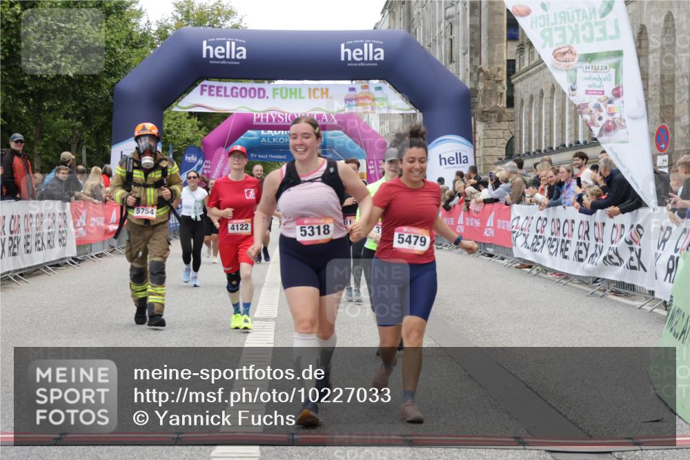 06.09.2026 - CURREX Alsterlauf Yannick Fuchs http://msf.ph/oto/10227033 06.09.2026 10:23:28 Ziel 3118, 3305, 4122, 5479, 5754 meine-sportfotos.de