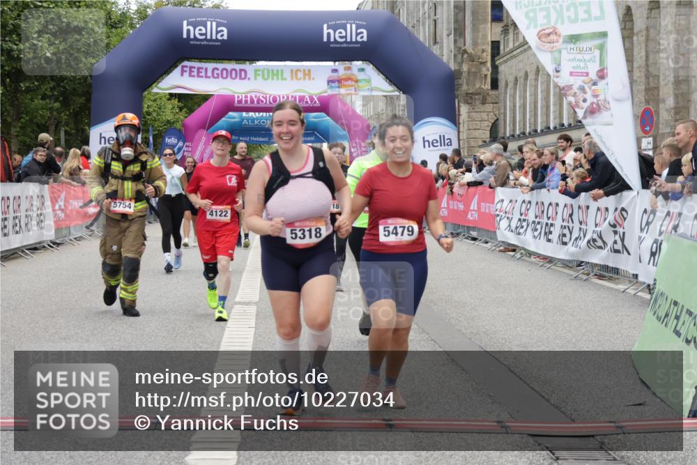 06.09.2026 - CURREX Alsterlauf Yannick Fuchs http://msf.ph/oto/10227034 06.09.2026 10:23:28 Ziel 3118, 3305, 4122, 5479, 5754 meine-sportfotos.de