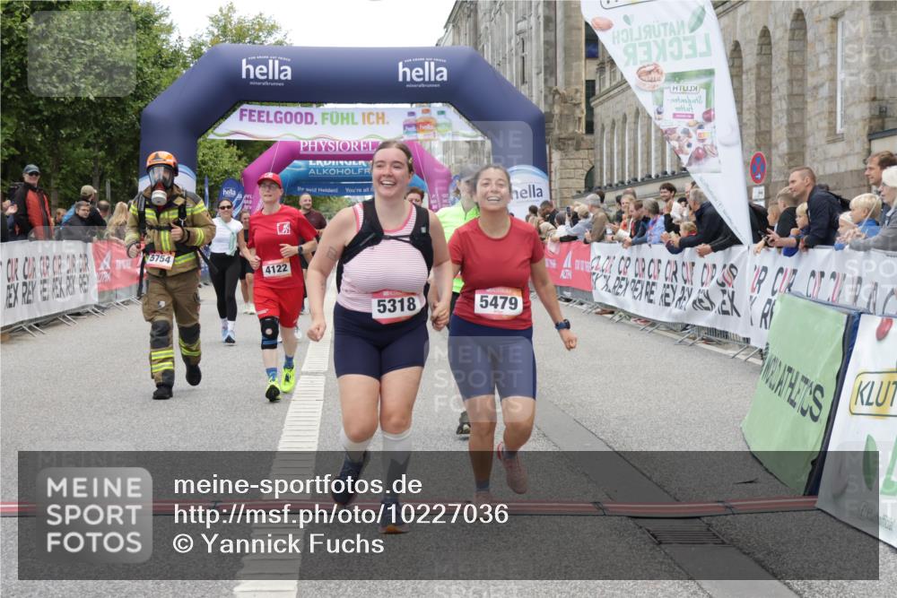 06.09.2026 - CURREX Alsterlauf Yannick Fuchs http://msf.ph/oto/10227036 06.09.2026 10:23:28 Ziel 3118, 3305, 4122, 5479, 5754 meine-sportfotos.de